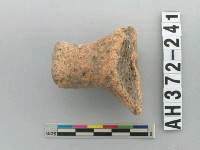 藏品(灰褐色夾砂陶鈕)的圖片